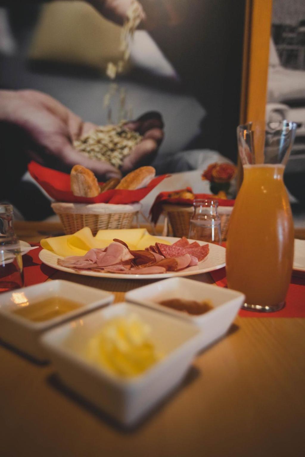 Hotel Cornelyshaff Heinerscheid Экстерьер фото